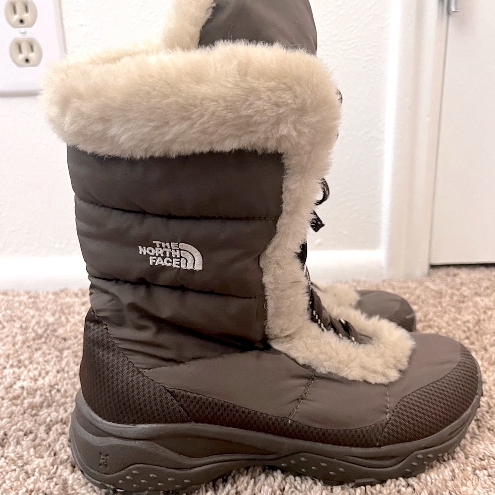 The North Face Brown Boots with Fur Lining and Lacing System